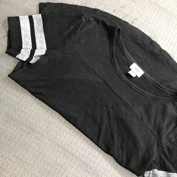 Old Navy basic tee - Picture 2 of 5